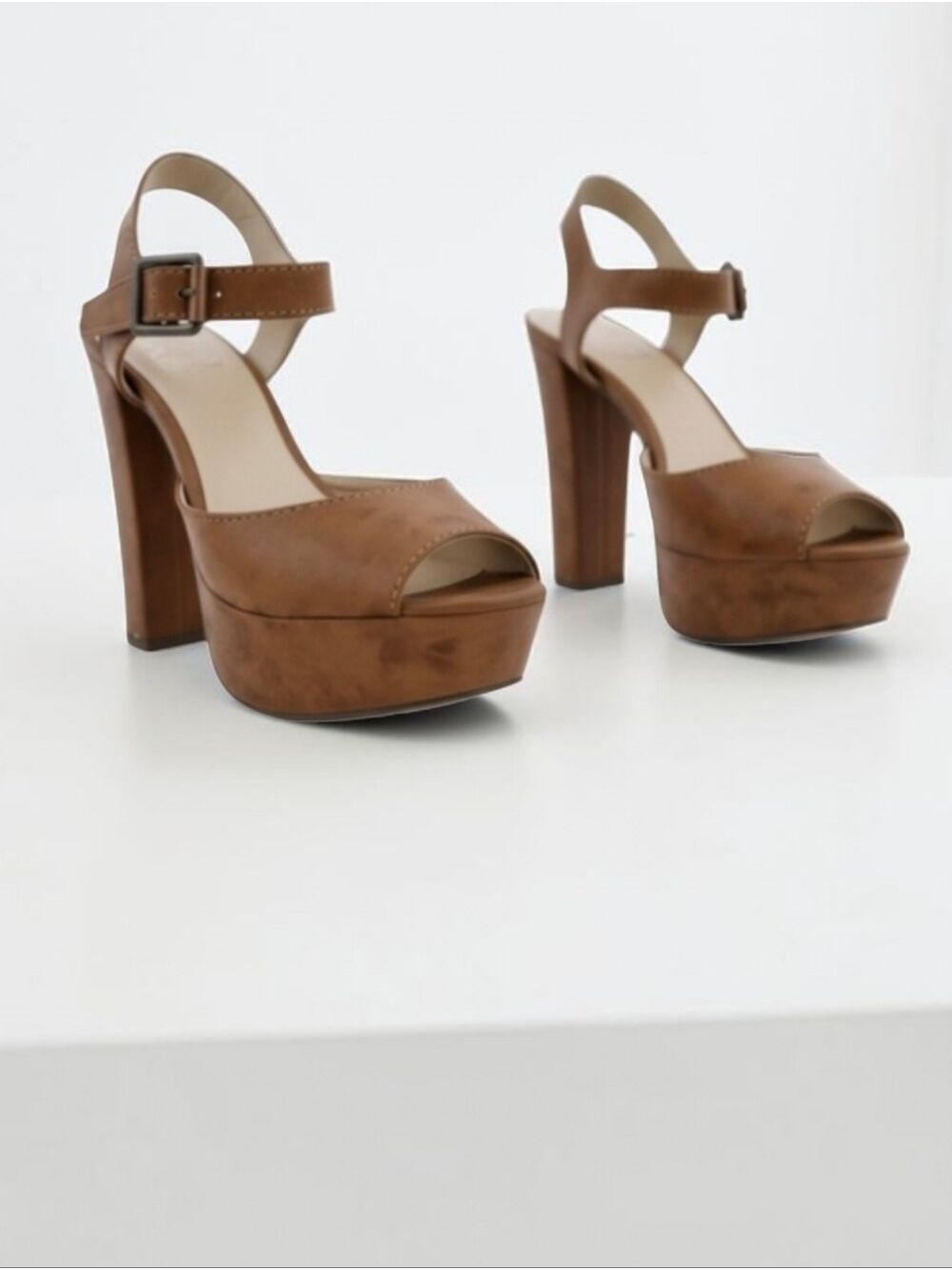 Vintage Y2K/2010 Candie’s Brown Faux Suede Platform Heels Size 8.5